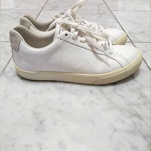 Veja Esplar Leather Sneaker